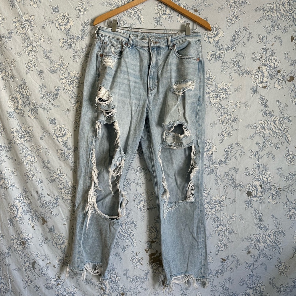 American Eagle Outfitters Light Blue Denim Jeans
